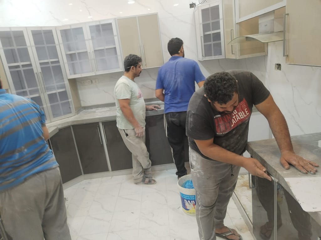 نجار وفنى مطابخ بجدة تركيب دولاب المطبخ صيانة اصلاح جميع قطع المطبخ