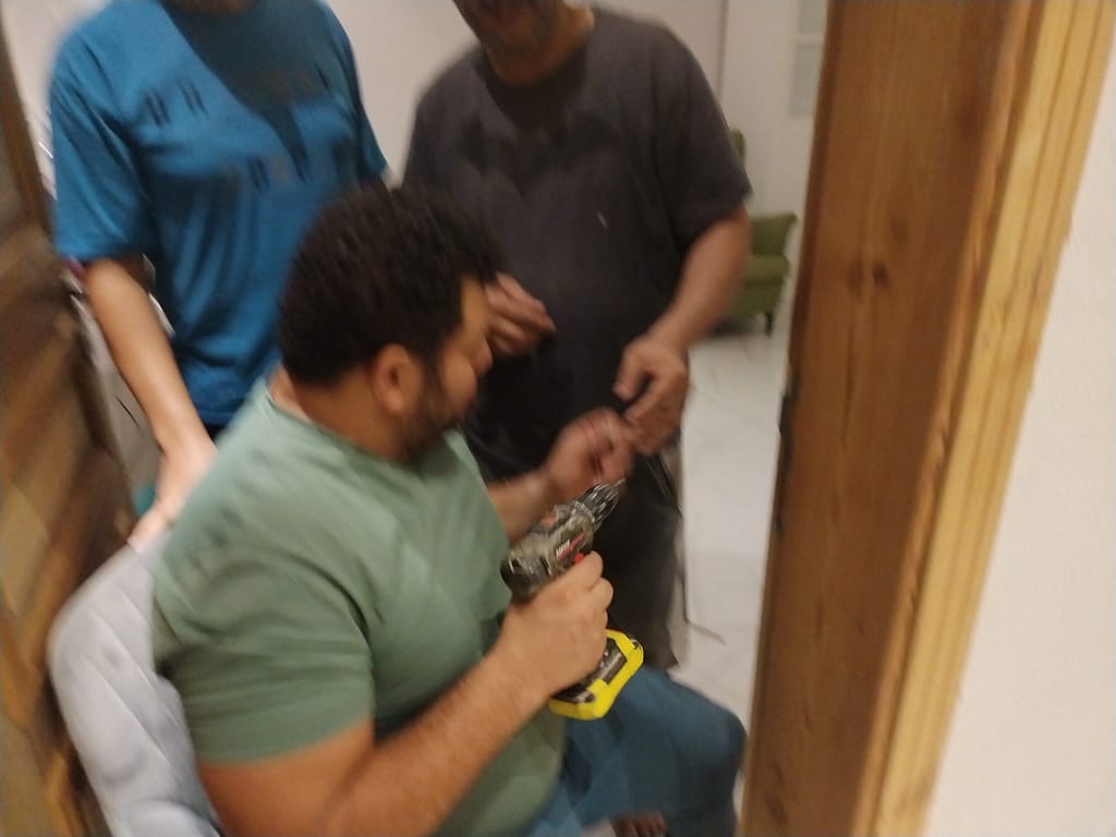 معلم نجار بجدة فك غرف صيانة اثاث