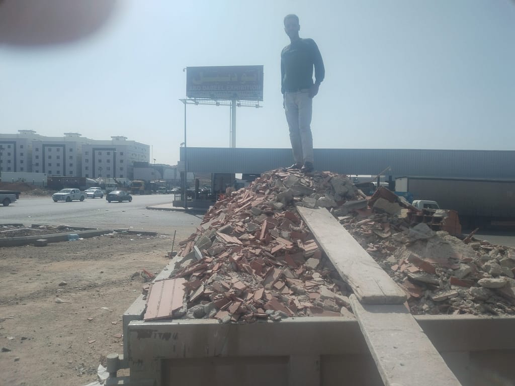 تكسير جدران